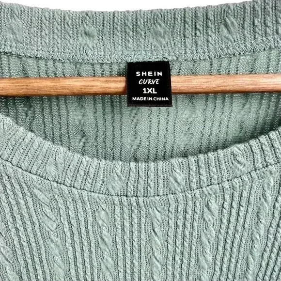 SHEIN Curve Basics Textured Top - Picture 3 of 4